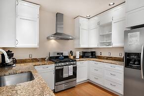 Seattle Vacation Home: Montlake 7 Bedroom