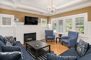 Seattle Vacation Home: Montlake 7 Bedroom