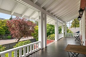 Seattle Vacation Home: Montlake 7 Bedroom