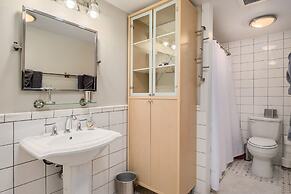 Seattle Vacation Home: Montlake 7 Bedroom