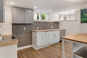 Seattle Vacation Home: Montlake 7 Bedroom