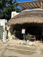 Sonido Del Mar Hotel and Yoga Loft