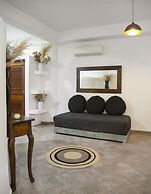 Sonido Del Mar Hotel and Yoga Loft