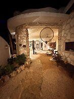 Sonido Del Mar Hotel and Yoga Loft