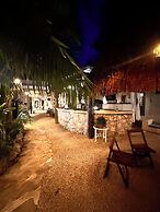 Sonido Del Mar Hotel and Yoga Loft