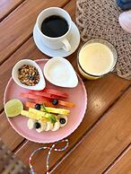 Sonido Del Mar Hotel and Yoga Loft