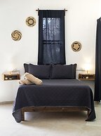 Sonido Del Mar Hotel and Yoga Loft
