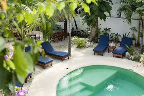 Sonido Del Mar Hotel and Yoga Loft
