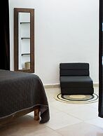 Sonido Del Mar Hotel and Yoga Loft