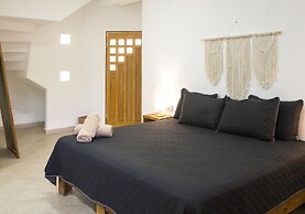 Sonido Del Mar Hotel and Yoga Loft