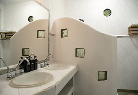 Sonido Del Mar Hotel and Yoga Loft