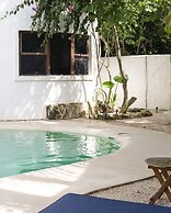 Sonido Del Mar Hotel and Yoga Loft