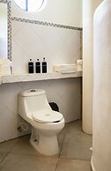 Sonido Del Mar Hotel and Yoga Loft