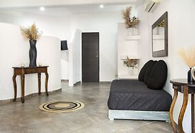 Sonido Del Mar Hotel and Yoga Loft