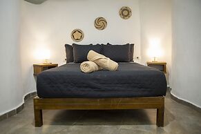 Sonido Del Mar Hotel and Yoga Loft