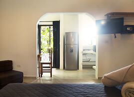 Sonido Del Mar Hotel and Yoga Loft