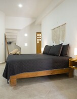 Sonido Del Mar Hotel and Yoga Loft