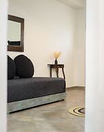 Sonido Del Mar Hotel and Yoga Loft