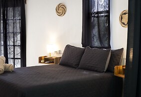 Sonido Del Mar Hotel and Yoga Loft