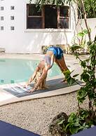 Sonido Del Mar Hotel and Yoga Loft