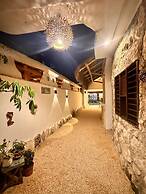 Sonido Del Mar Hotel and Yoga Loft