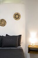 Sonido Del Mar Hotel and Yoga Loft