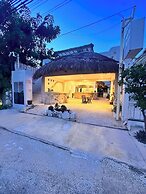 Sonido Del Mar Hotel and Yoga Loft