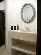 Sonido Del Mar Hotel and Yoga Loft