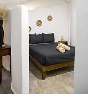 Sonido Del Mar Hotel and Yoga Loft