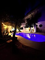 Sonido Del Mar Hotel and Yoga Loft