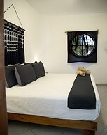 Sonido Del Mar Hotel and Yoga Loft