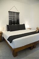 Sonido Del Mar Hotel and Yoga Loft