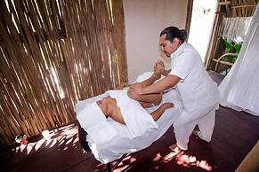Sonido Del Mar Hotel and Yoga Loft