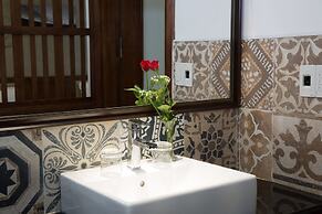 Aris Beach Apartment & Hotel