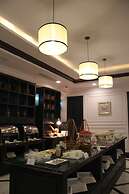 Manoir Des Arts Hotel