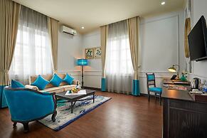 Manoir Des Arts Hotel