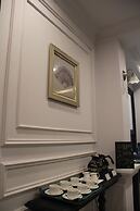 Manoir Des Arts Hotel