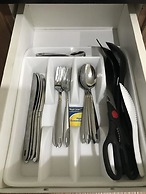 One Palm Tree Apartments