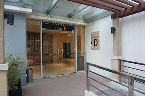 One Palm Tree Apartments