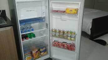 One Palm Tree Apartments