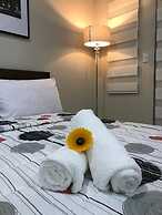 One Palm Tree Apartments