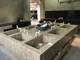 Seabreeze Beach Lodge