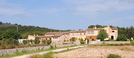 Hotel Rural Es Riquers