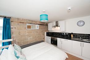 Kirkstall Bridge Apartments - 25