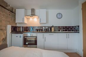 Kirkstall Bridge Apartments - 25