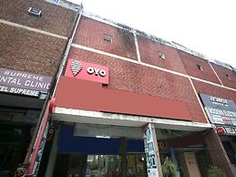 OYO 990 Hotel Paradise