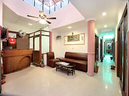 OYO 990 Hotel Paradise