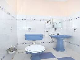 OYO 990 Hotel Paradise