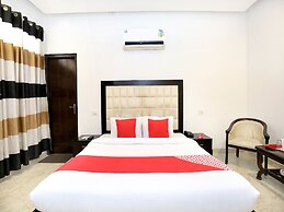 OYO 1355 Hotel Dream