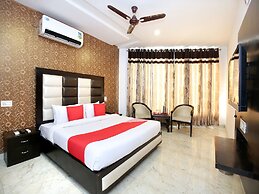 OYO 1355 Hotel Dream